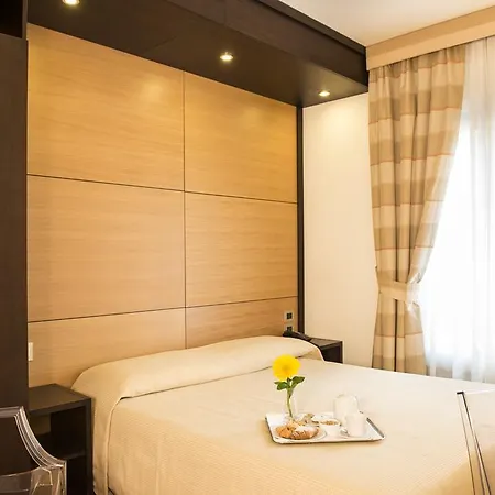 Hotel Cursula 3*