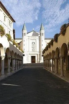 Hotel Cursula 3*